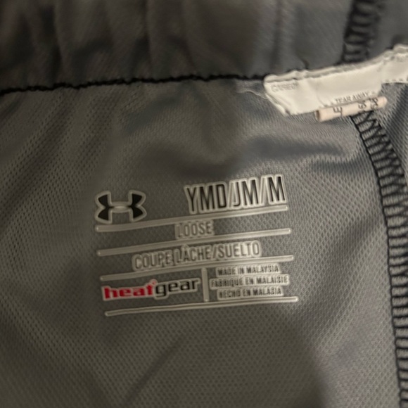 UNDER ARMOUR Girls Athletic Shorts - Picture 4 of 4